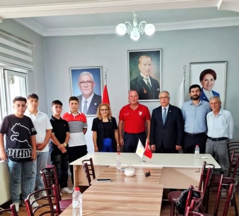 İYİ Parti Gemlik İlçe Başkanlığı'na Umurspor Başkanı Cem Güler Ziyareti